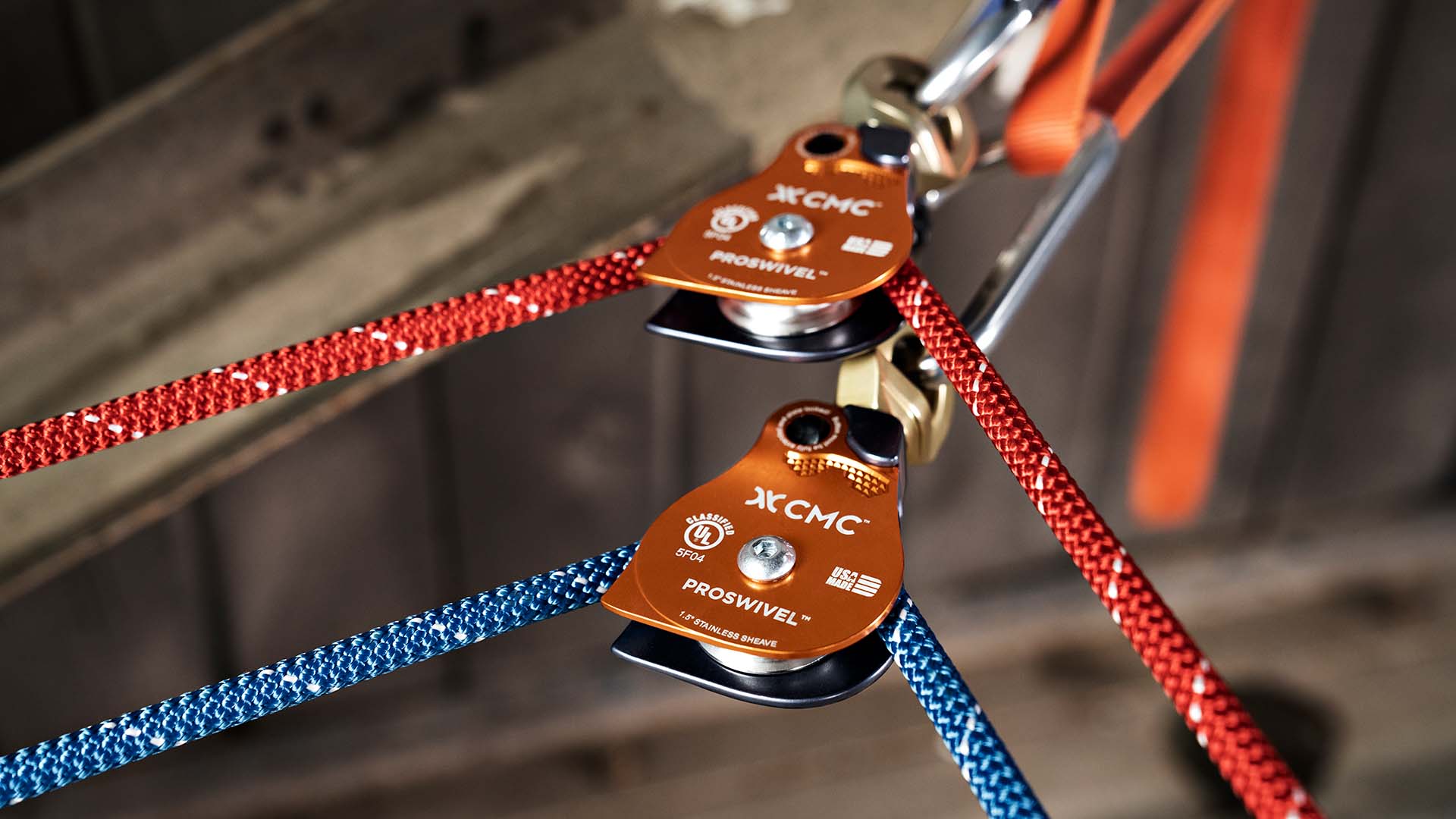 The fire service life safety rope with luminescent function.